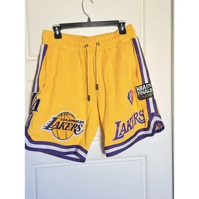 Pro Standard Los Angeles Lakers Chenille Shorts, Yellow